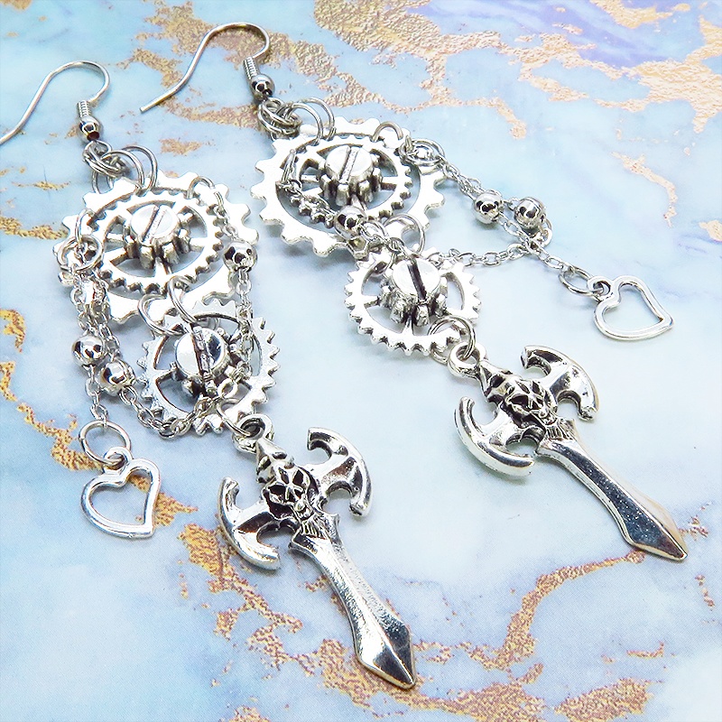 アンティークシルバー ゴシック調ソードと歯車を組合せたスチームパンク風チェーンピアス サージカル可