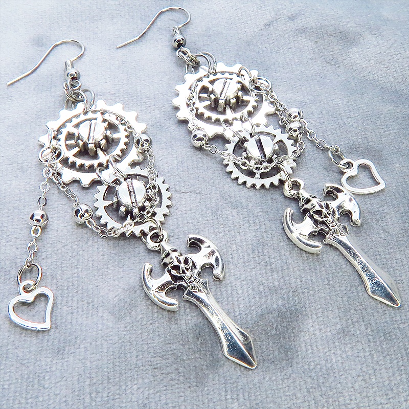 アンティークシルバー ゴシック調ソードと歯車を組合せたスチームパンク風チェーンピアス サージカル可