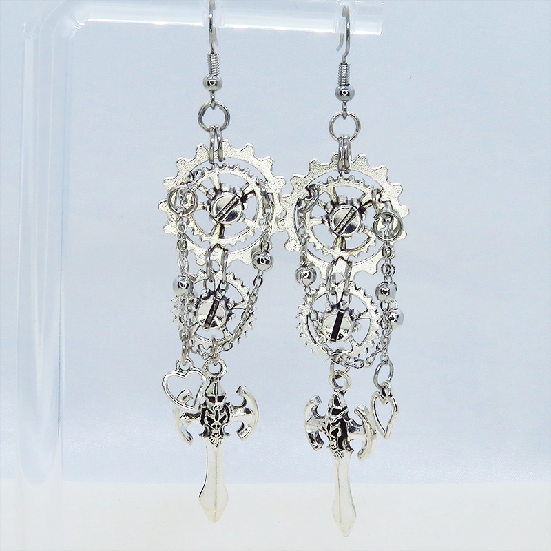 アンティークシルバー ゴシック調ソードと歯車を組合せたスチームパンク風チェーンピアス サージカル可