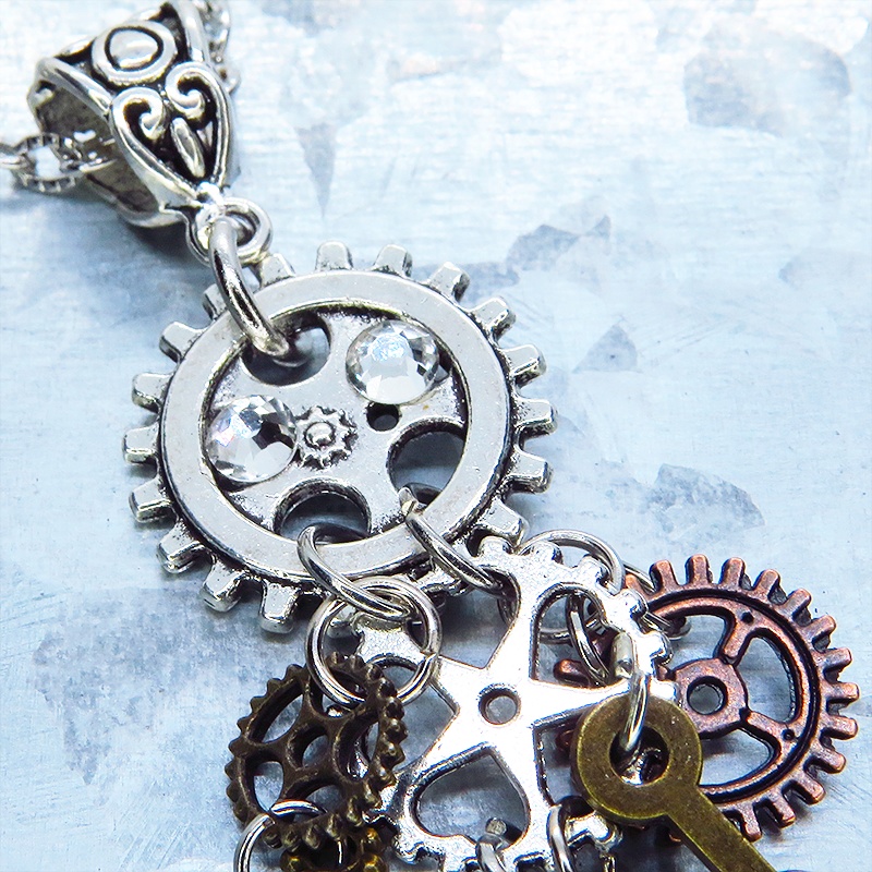アンティークシルバー 翼と歯車を組合せたスチームパンク風のスリムなネックレス 長さ調整可