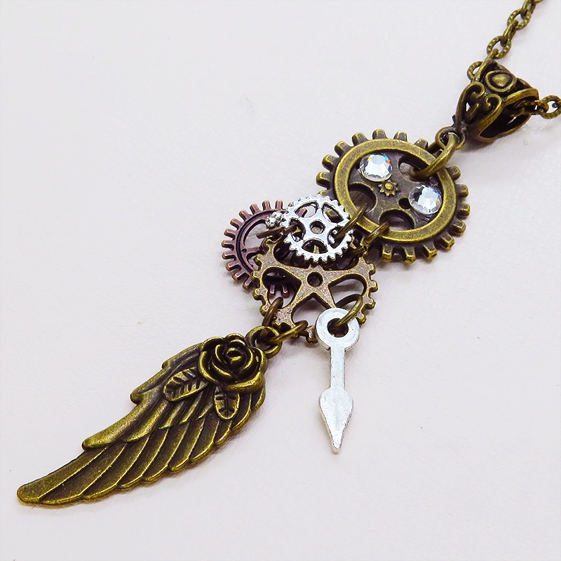 アンティークゴールド 翼と歯車を組合せたスチームパンク風のスリムなネックレス 長さ調整可