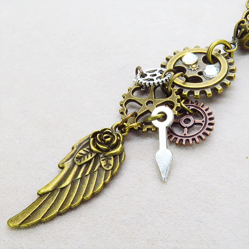 アンティークゴールド 翼と歯車を組合せたスチームパンク風のスリムなネックレス 長さ調整可