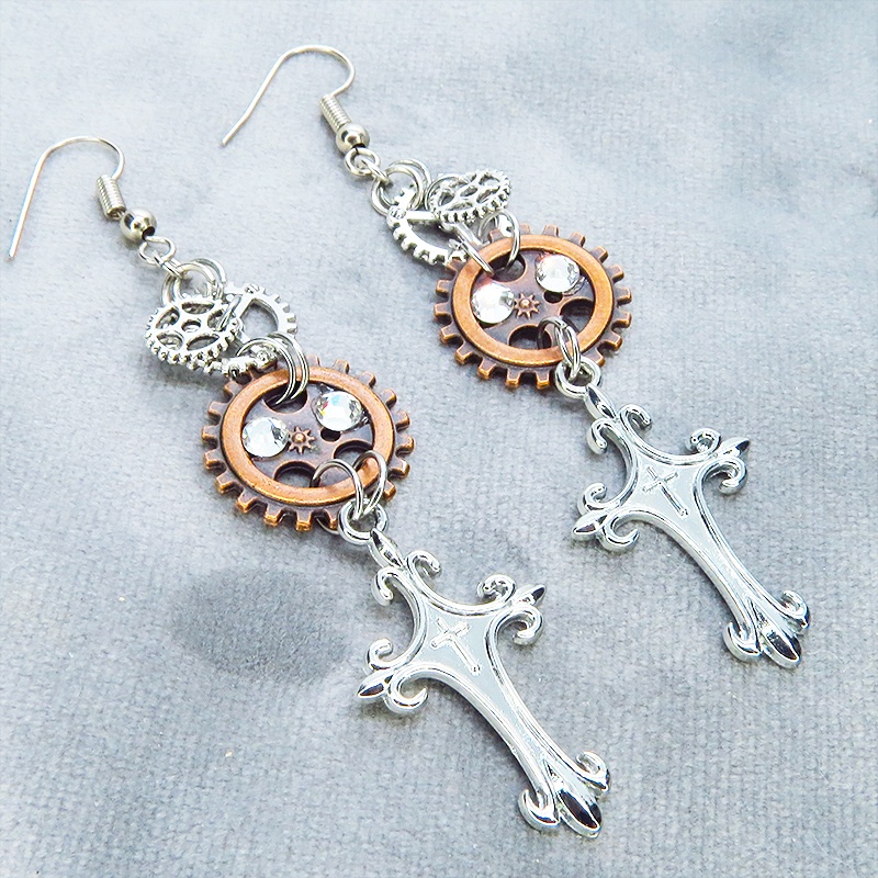 アンティークシルバー ロザリオと歯車を組合せたスリムなスチームパンクピアス アンティークブロンズ