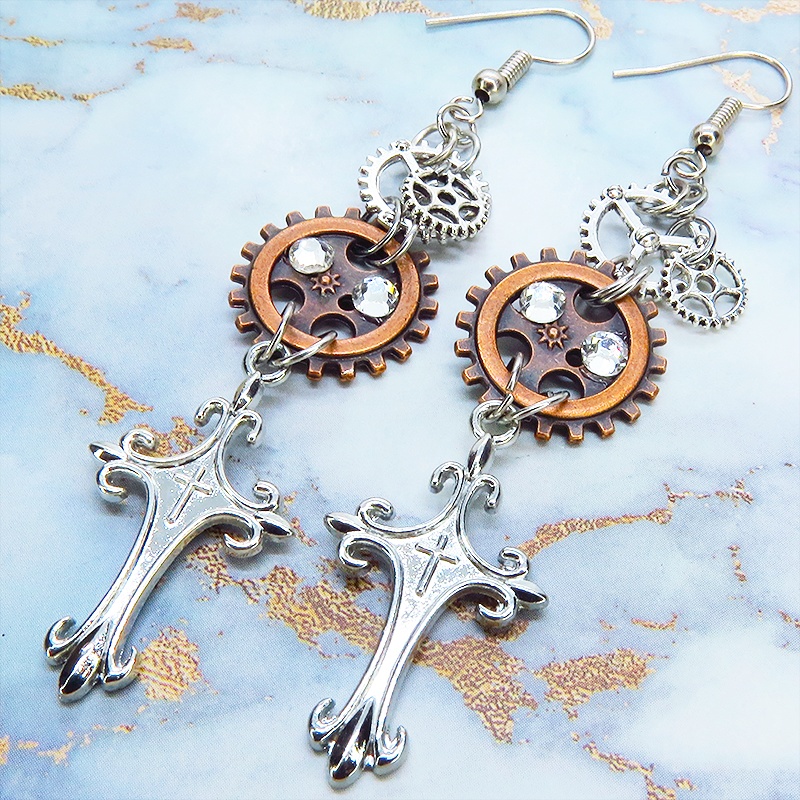 アンティークシルバー ロザリオと歯車を組合せたスリムなスチームパンクピアス アンティークブロンズ