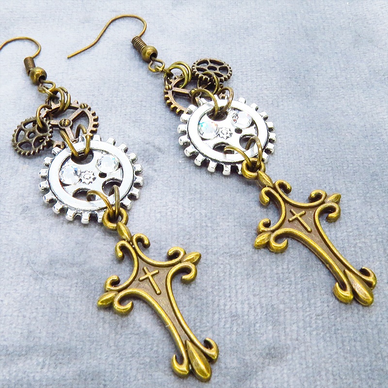 アンティークゴールド ロザリオと歯車を組合せたスリムなスチームパンクピアス アンティークシルバー