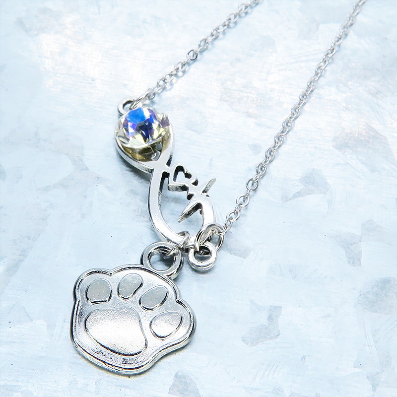 シルバーカラー クリスタル(クリア)のエターニティーと肉球モチーフを組合せたネックレス ステンレス可 長さ調整可