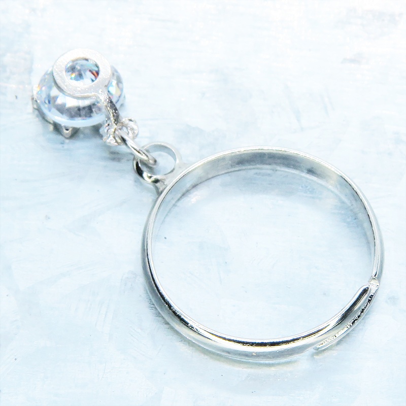 シルバーカラー 猫フレームのキュービックジルコニアのリング フリーサイズ(デフォルト13号)