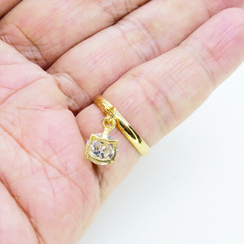 マットゴールド 猫フレームのキュービックジルコニアのリング フリーサイズ(デフォルト13号)