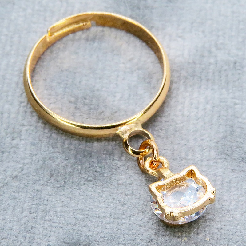 マットゴールド 猫フレームのキュービックジルコニアのリング フリーサイズ(デフォルト13号)