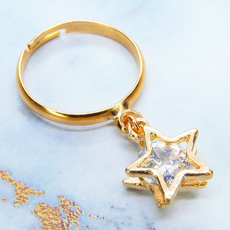 マットゴールド 星フレームのキュービックジルコニアのリング フリーサイズ(デフォルト13号)
