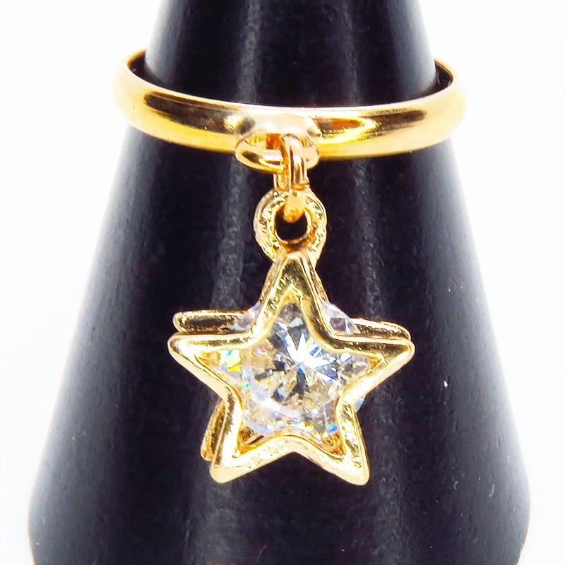 マットゴールド 星フレームのキュービックジルコニアのリング フリーサイズ(デフォルト13号)