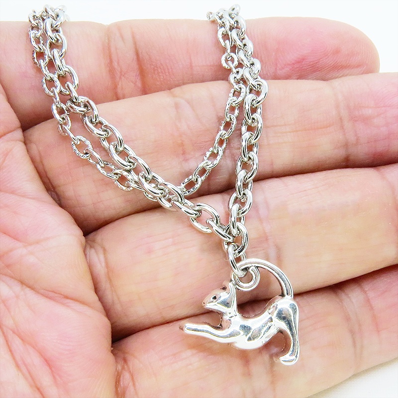 シルバーカラー 伸び猫シルエットモチーフのダブルチェーンブレスレット