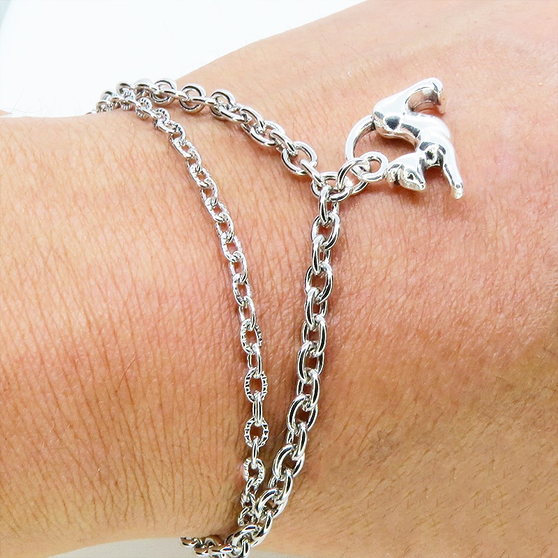 シルバーカラー 伸び猫シルエットモチーフのダブルチェーンブレスレット