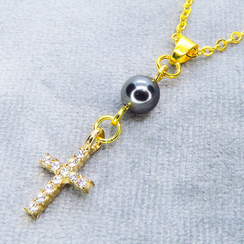 ゴールドカラー ラインストーンが輝くロザリオとスワロフスキーパール(ガンメタル)のコンパクトなネックレス 長さ調整可 アジャスター可