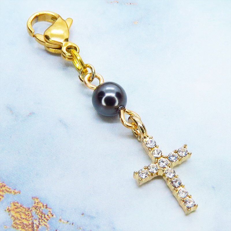 マスク・スマホチャーム ゴールドカラー ラインストーンが輝くロザリオとスワロフスキーパール(ガンメタル)のチャーム 金具変更可