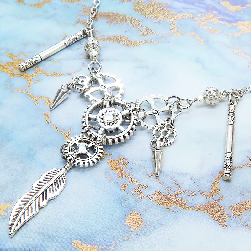 アンティークシルバー フェザーと歯車を組合せた多層構造のスチームパンク風ネックレス ラインストーン アジャスター可