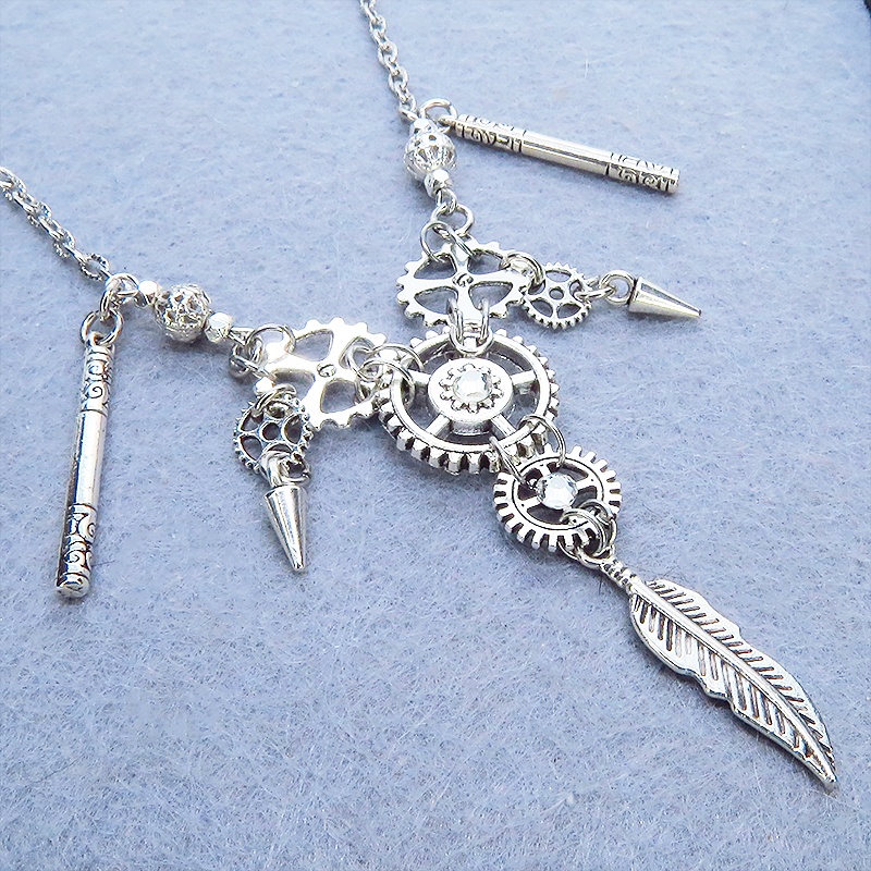 アンティークシルバー フェザーと歯車を組合せた多層構造のスチームパンク風ネックレス ラインストーン アジャスター可