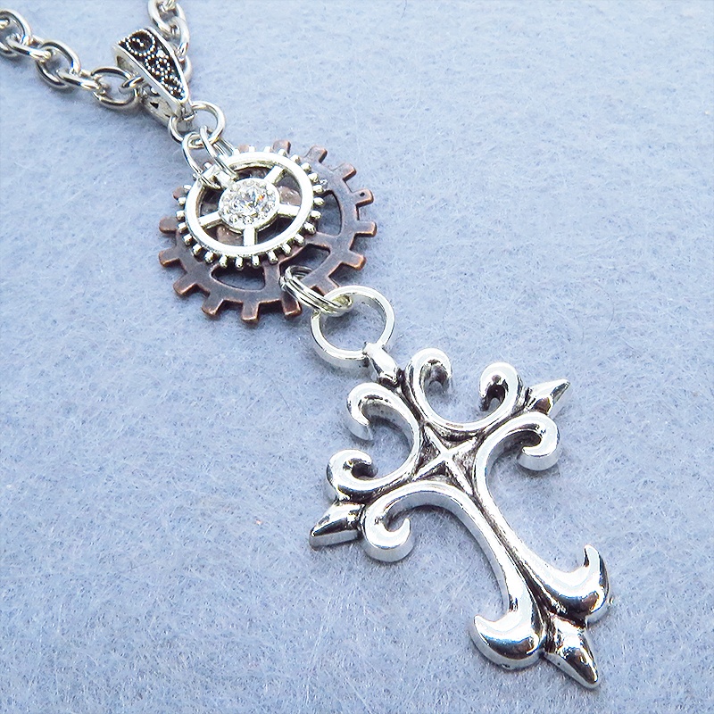 アンティークシルバー ゴシック調ロザリオと歯車を組合せた重厚スチームパンクネックレス 長さ調整可
