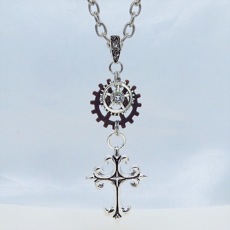 アンティークシルバー ゴシック調ロザリオと歯車を組合せた重厚スチームパンクネックレス 長さ調整可