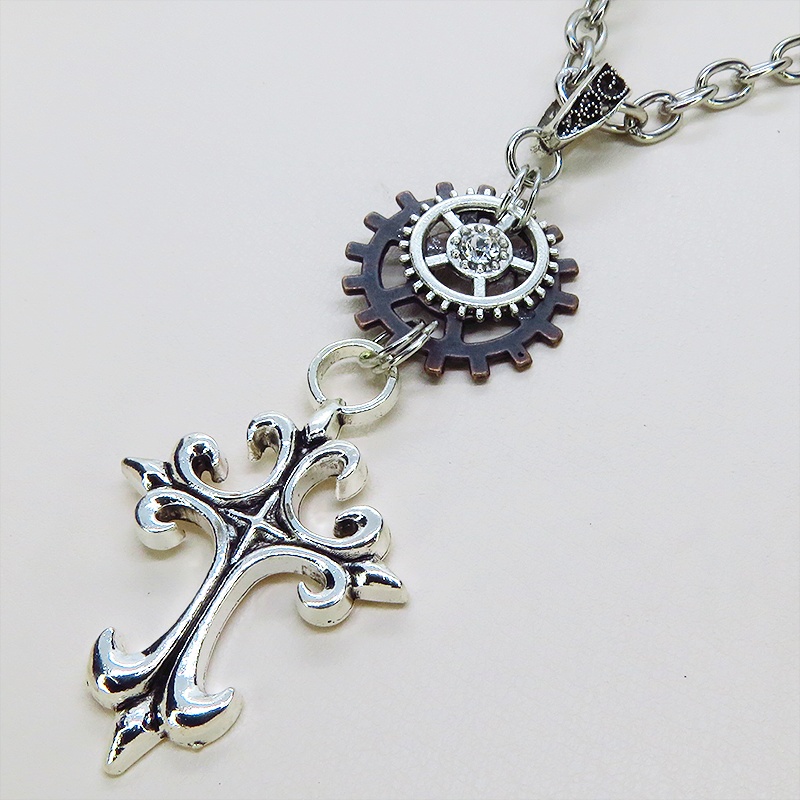 アンティークシルバー ゴシック調ロザリオと歯車を組合せた重厚スチームパンクネックレス 長さ調整可