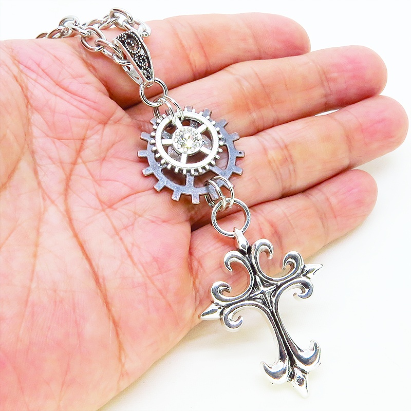 アンティークシルバー ゴシック調ロザリオと歯車を組合せた重厚スチームパンクネックレス 長さ調整可