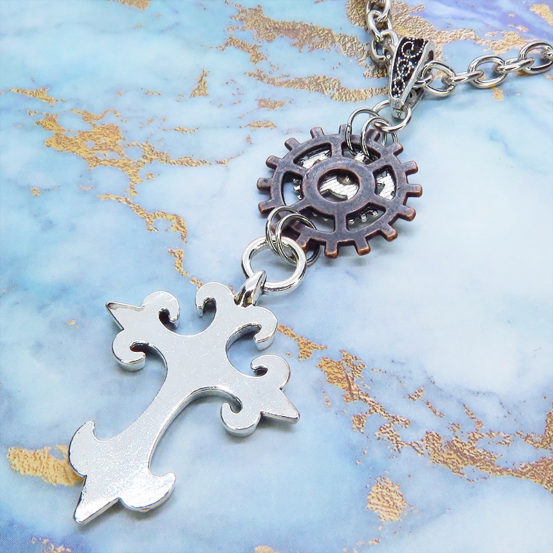 アンティークシルバー ゴシック調ロザリオと歯車を組合せた重厚スチームパンクネックレス 長さ調整可