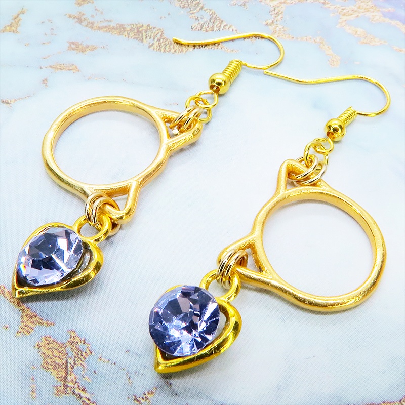 ゴールドカラー 猫フェイスフレームにクリスタルハート(ヴァイオレット)をつりさげた大人可愛いピアス サージカル可