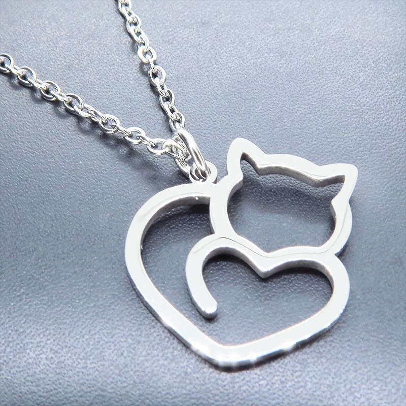 シルバーカラー ステンレス製 柔らかい曲線の猫シルエットモチーフのネックレス 長さ調整可