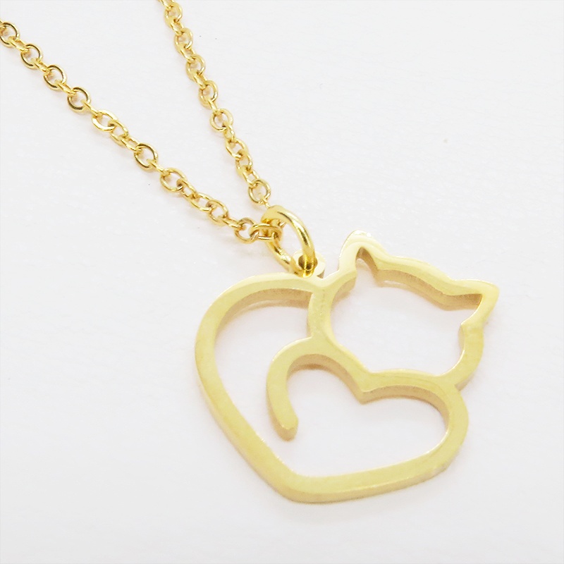 ゴールドカラー ステンレス製 柔らかい曲線の猫シルエットモチーフのネックレス 長さ調整可