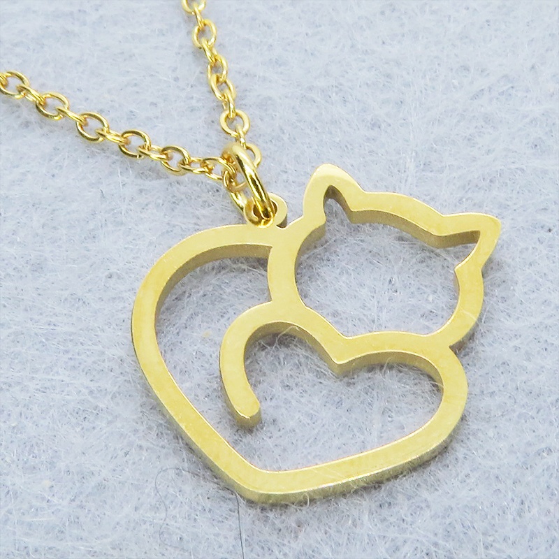 ゴールドカラー ステンレス製 柔らかい曲線の猫シルエットモチーフのネックレス 長さ調整可