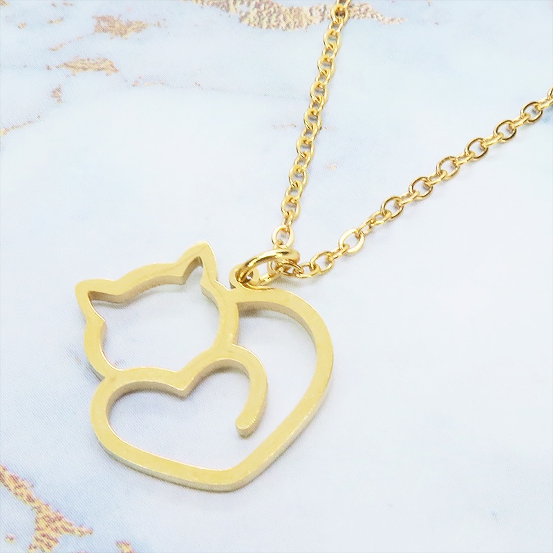 ゴールドカラー ステンレス製 柔らかい曲線の猫シルエットモチーフのネックレス 長さ調整可