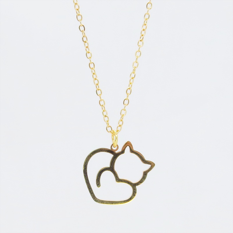 ゴールドカラー ステンレス製 柔らかい曲線の猫シルエットモチーフのネックレス 長さ調整可