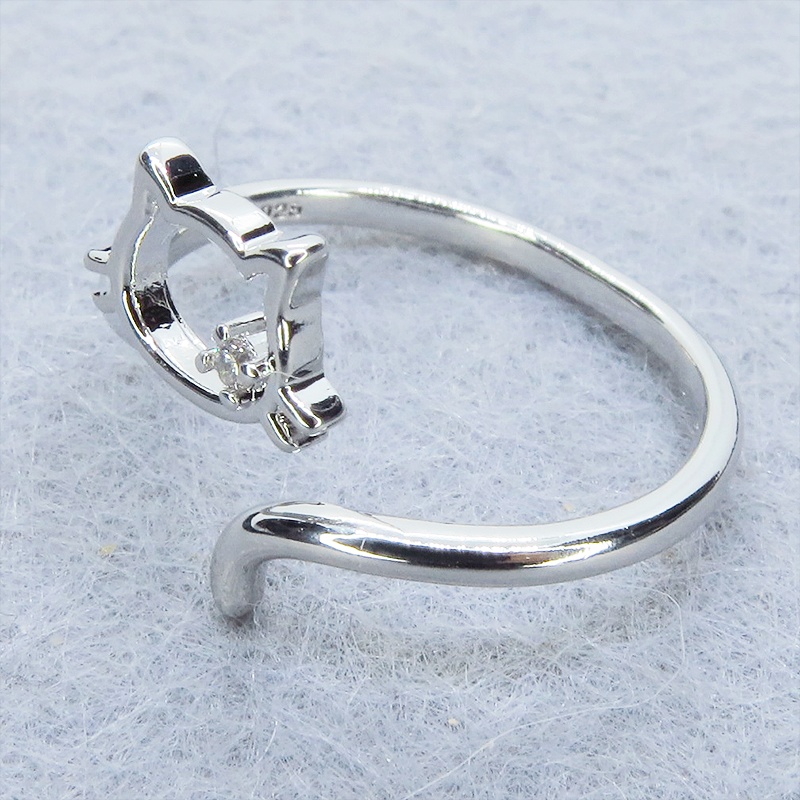 シルバー925 柔らかい曲線の猫シルエットモチーフのリング フリーサイズ キュービックジルコニア 尻尾