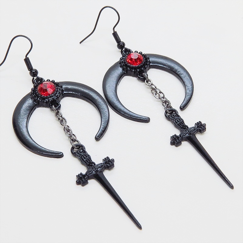 ブラックカラー ゴシック調 三日月とソード(剣)のピアス