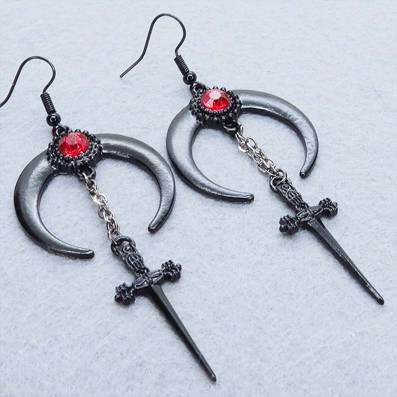 ブラックカラー ゴシック調 三日月とソード(剣)のピアス