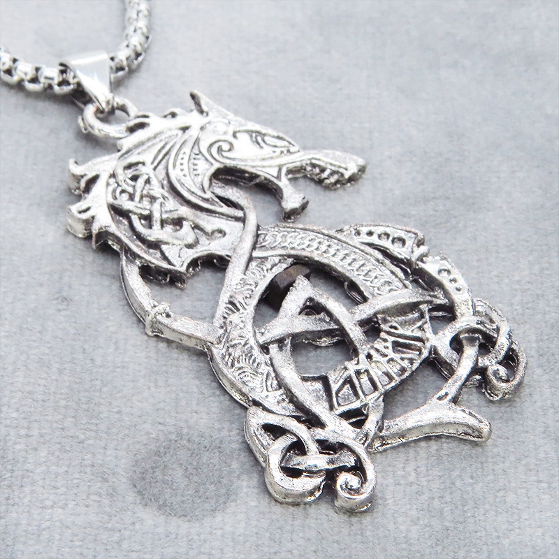 ステンレス アンティークシルバー ドラゴンモチーフのペンダントネックレス ステンレスチェーン ゴシック パンク メタル