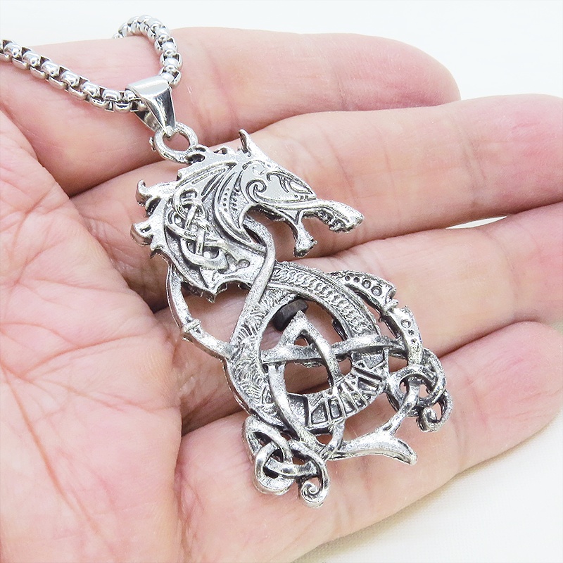 ステンレス アンティークシルバー ドラゴンモチーフのペンダントネックレス ステンレスチェーン ゴシック パンク メタル