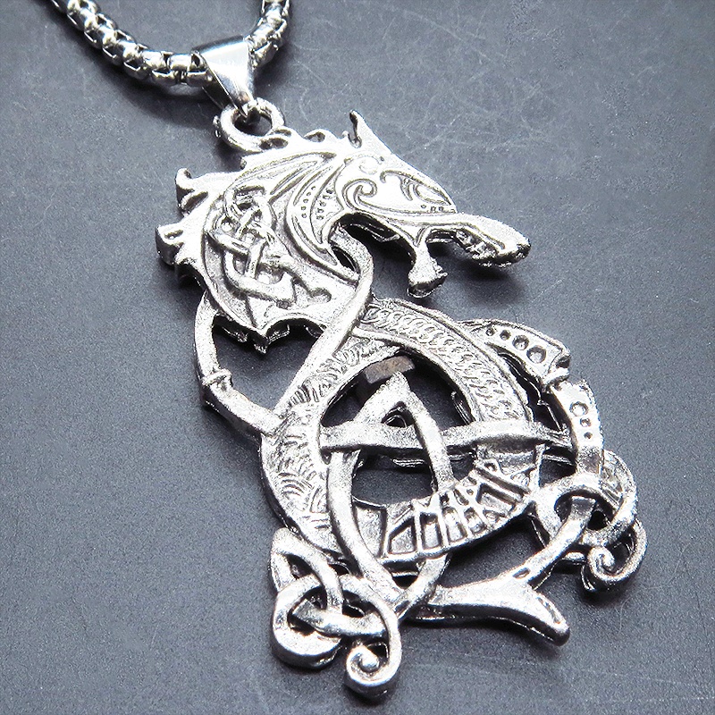 ステンレス アンティークシルバー ドラゴンモチーフのペンダントネックレス ステンレスチェーン ゴシック パンク メタル