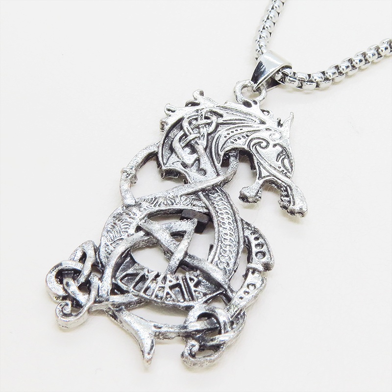 ステンレス アンティークシルバー ドラゴンモチーフのペンダントネックレス ステンレスチェーン ゴシック パンク メタル