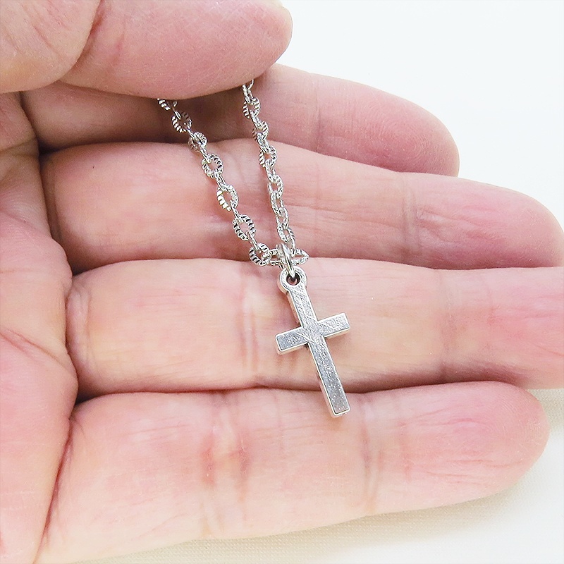 シルバーカラー ロザリオチャームと模様入りチェーンのシンプルなブレスレット アジャスター追加可