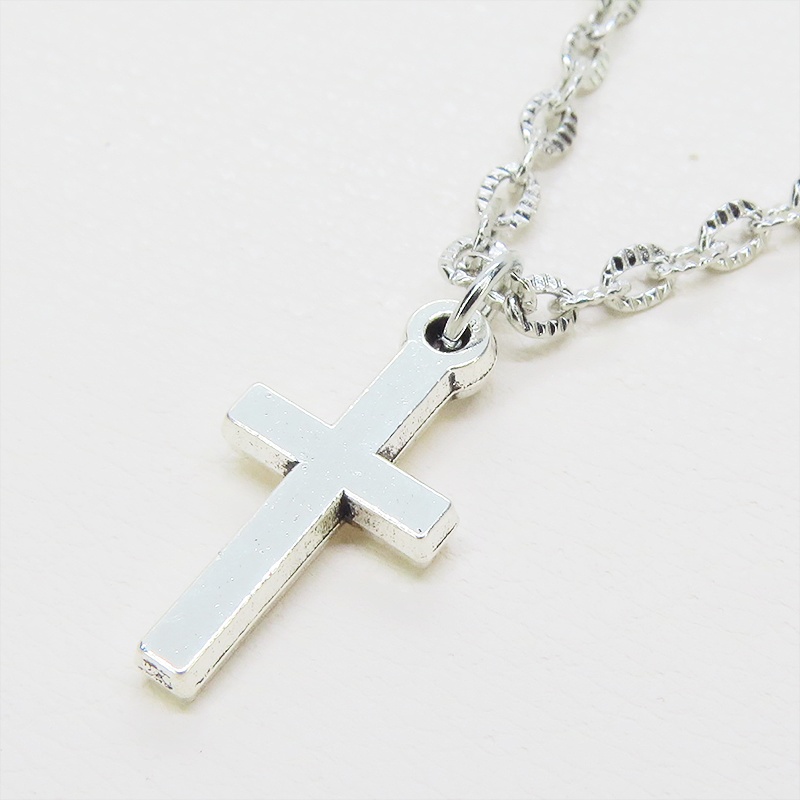 シルバーカラー ロザリオチャームと模様入りチェーンのシンプルなブレスレット アジャスター追加可