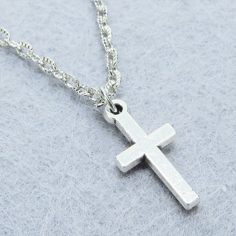 シルバーカラー ロザリオチャームと模様入りチェーンのシンプルなブレスレット アジャスター追加可