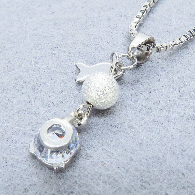 ステンレス製 シルバーカラー 猫フレームキュービックジルコニアのコンパクトなネックレス ベネチアンチェーン