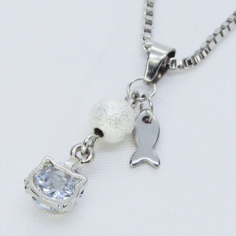 ステンレス製 シルバーカラー 猫フレームキュービックジルコニアのコンパクトなネックレス ベネチアンチェーン