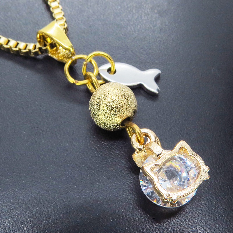 ステンレス製 マットゴールド 猫フレームキュービックジルコニアのコンパクトなネックレス ベネチアンチェーン