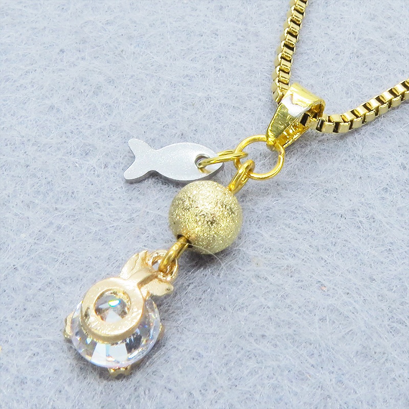 ステンレス製 マットゴールド 猫フレームキュービックジルコニアのコンパクトなネックレス ベネチアンチェーン