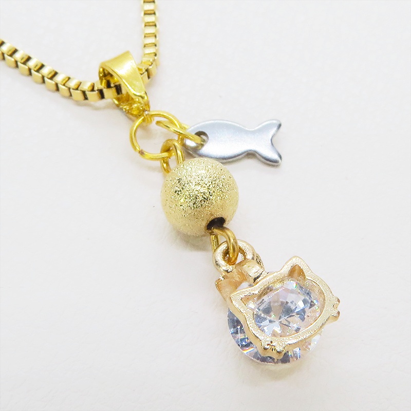 ステンレス製 マットゴールド 猫フレームキュービックジルコニアのコンパクトなネックレス ベネチアンチェーン