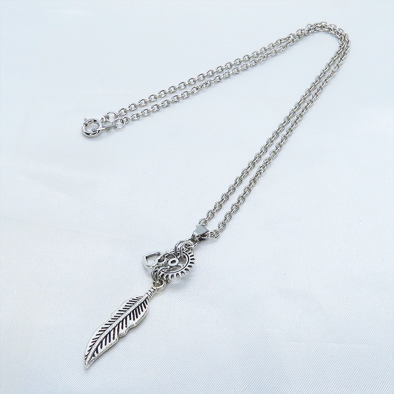 アンティークシルバー フェザーと歯車を組合せたスリムなネックレス スチームパンク風 ハート ステンレス可