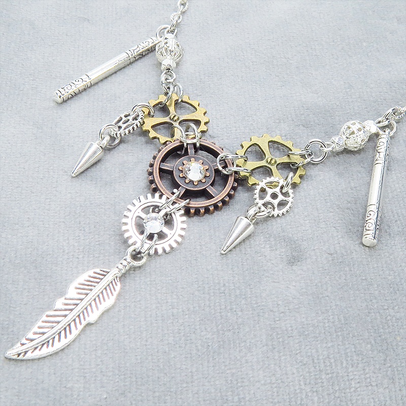 アンティークシルバー フェザーと歯車を組合せたスチームパンク風ネイティブ・アメリカンネックレス 長さ調整可