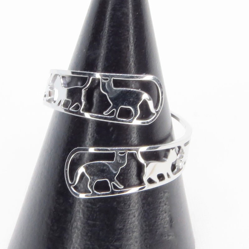 ステンレス製 シルバーカラー 歩く猫シルエットが連なる大人可愛いリング フリーサイズ